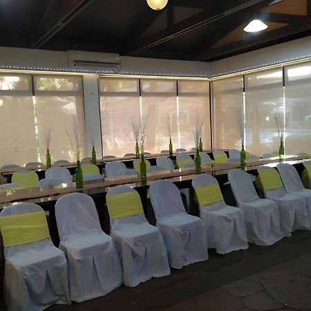 Moonbay Marina The Villas Olongapo City Exteriör bild
