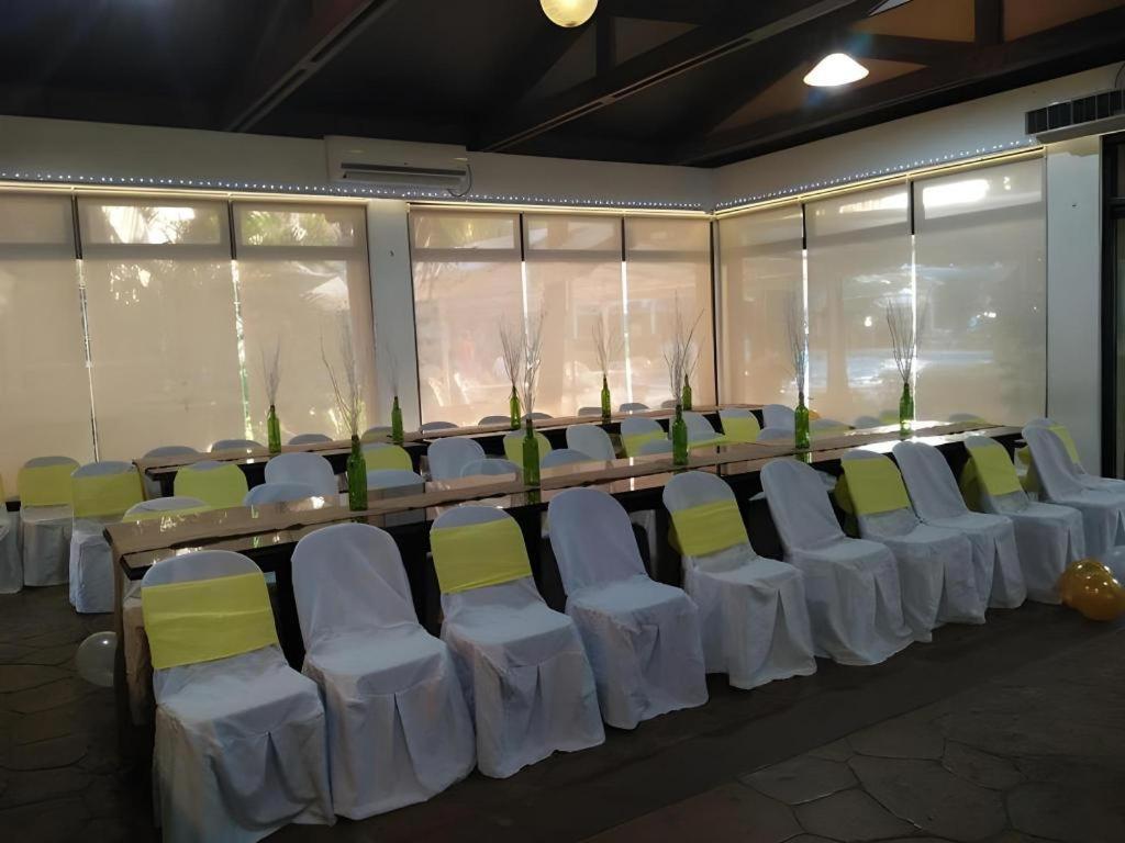 Moonbay Marina The Villas Olongapo City Exteriör bild