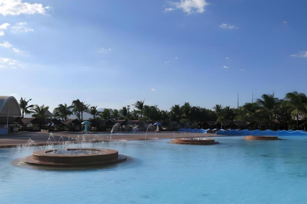Moonbay Marina The Villas Olongapo City Exteriör bild