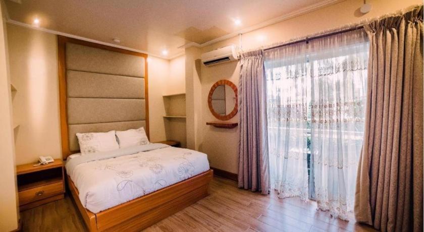 Moonbay Marina The Villas Olongapo City Exteriör bild