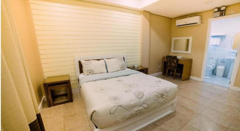 Moonbay Marina The Villas Olongapo City Exteriör bild